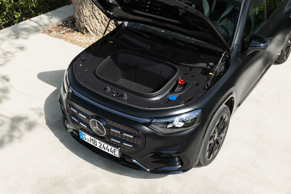 Mercedes-Benz GLB sneak peek